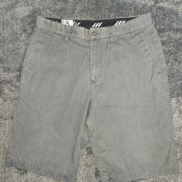 Volcom Stone Corpo Class collection Men's stylish shorts with 33" waist - Picture 2 of 12